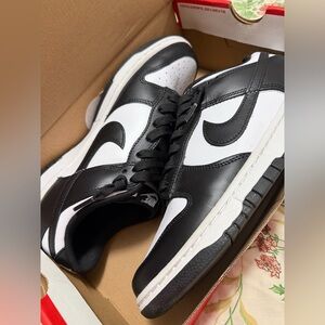 Nike Men's Classic Black and White Sneakers